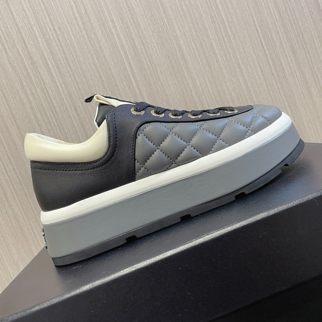 UA Ch**el SNEAKERS