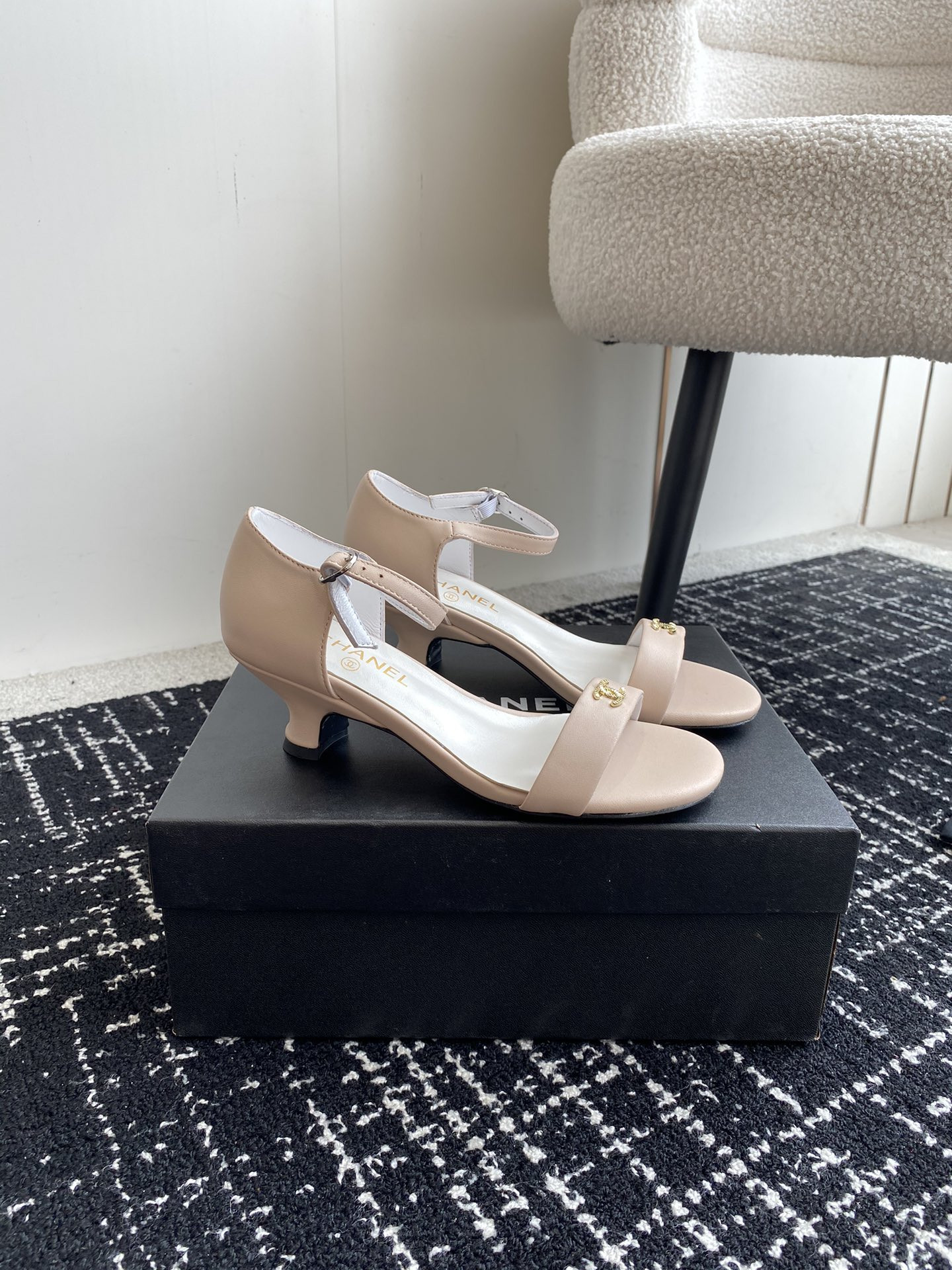 UA Ch**el  SANDALS