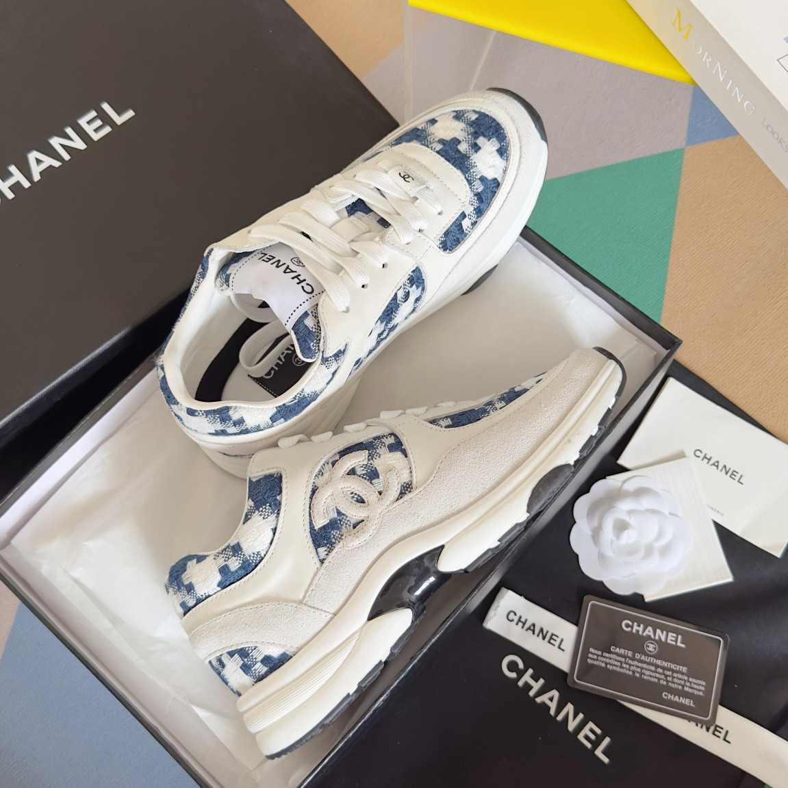 UA Ch**el SNEAKER