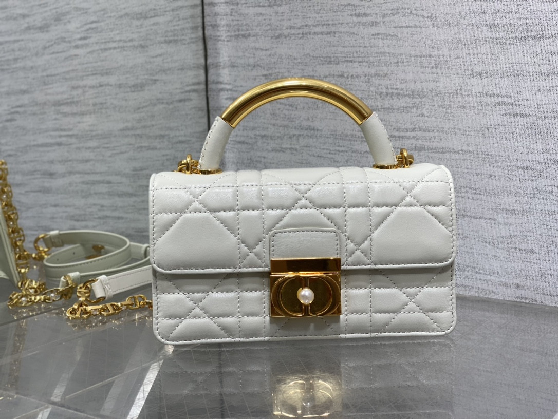 D10r Small Ange Bag Latte Macrocannage Calfskin 20 x 12 x 5 cm