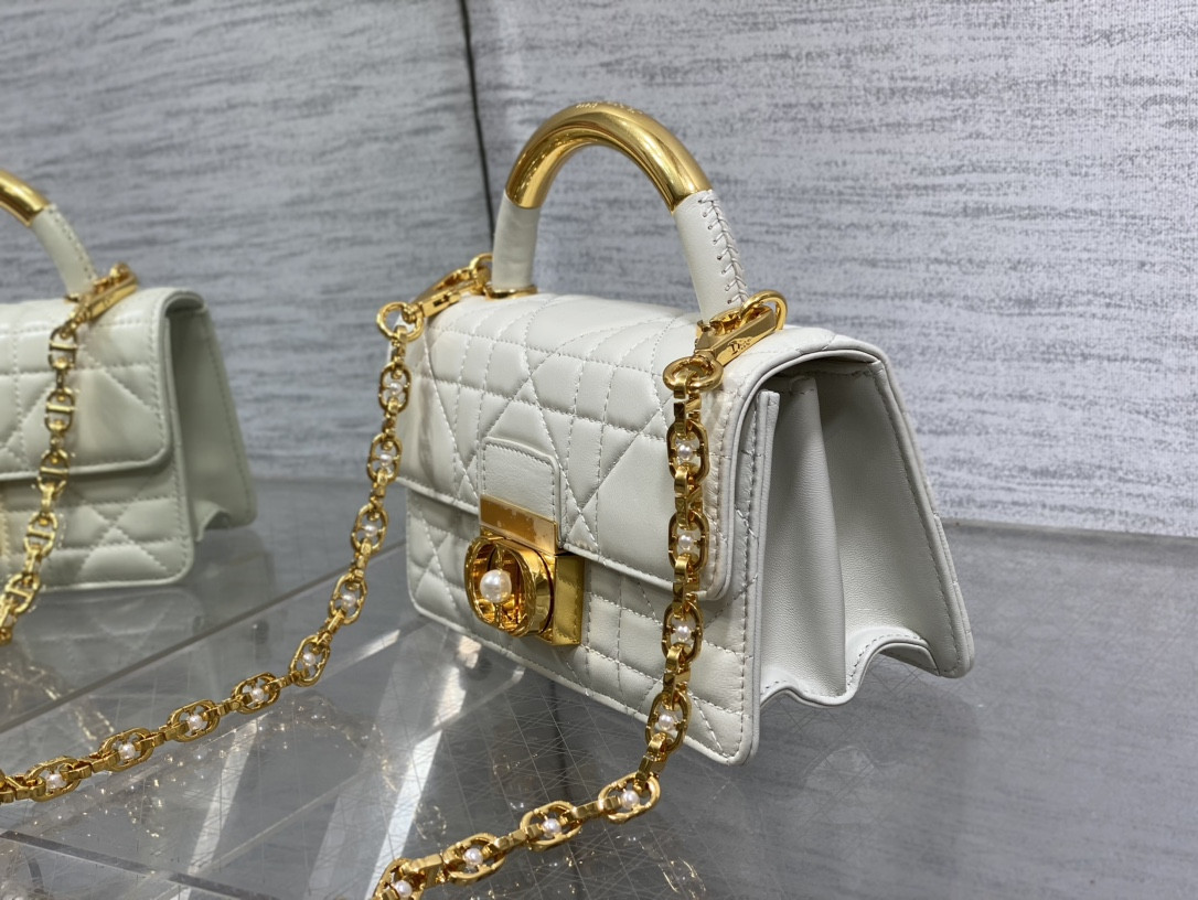 D10r Small Ange Bag Latte Macrocannage Calfskin 20 x 12 x 5 cm