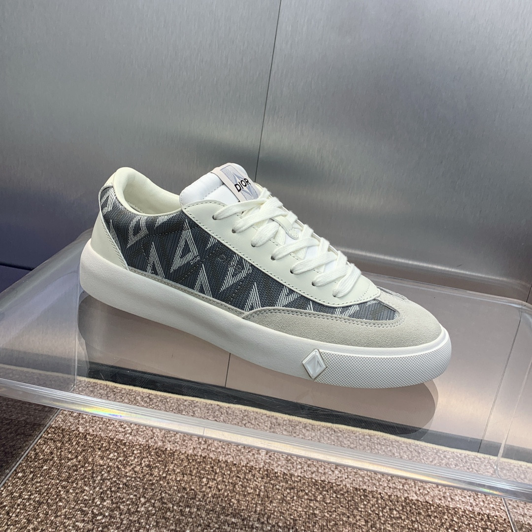 UA D10r B101 Sneaker