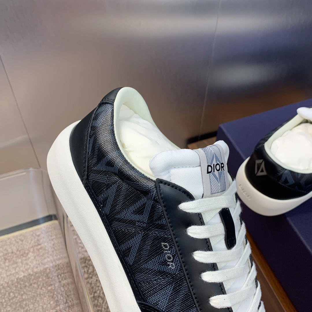UA D10r B101 Sneaker