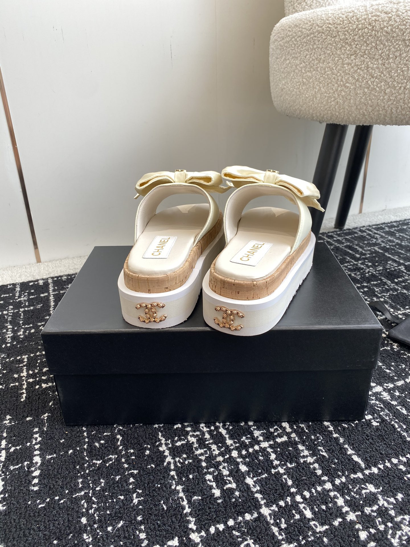 UA Ch**el PLATFORM SLIDES