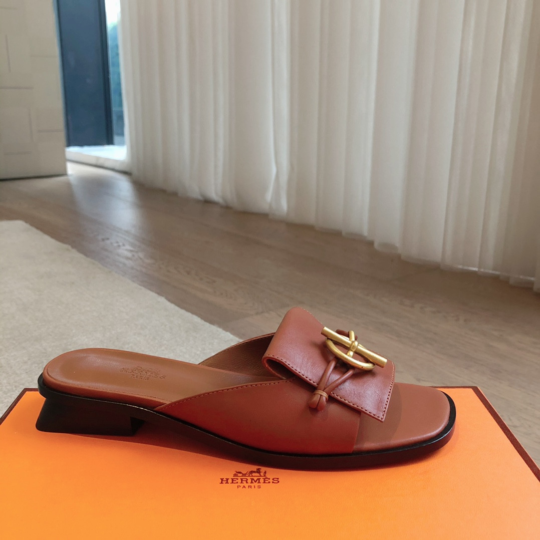 UA H**me5 Isle sandal