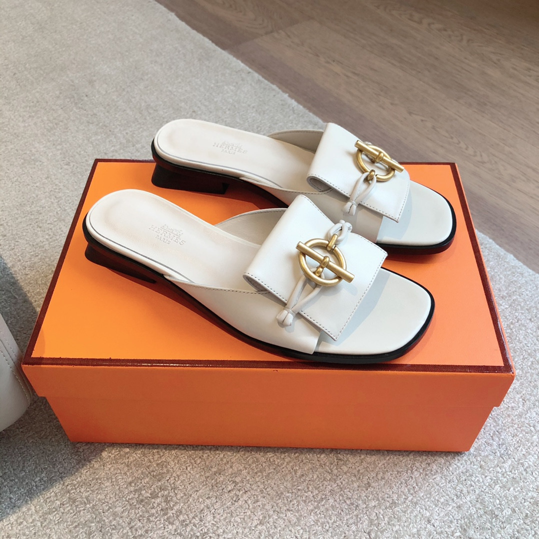 UA H**me5 Isle sandal