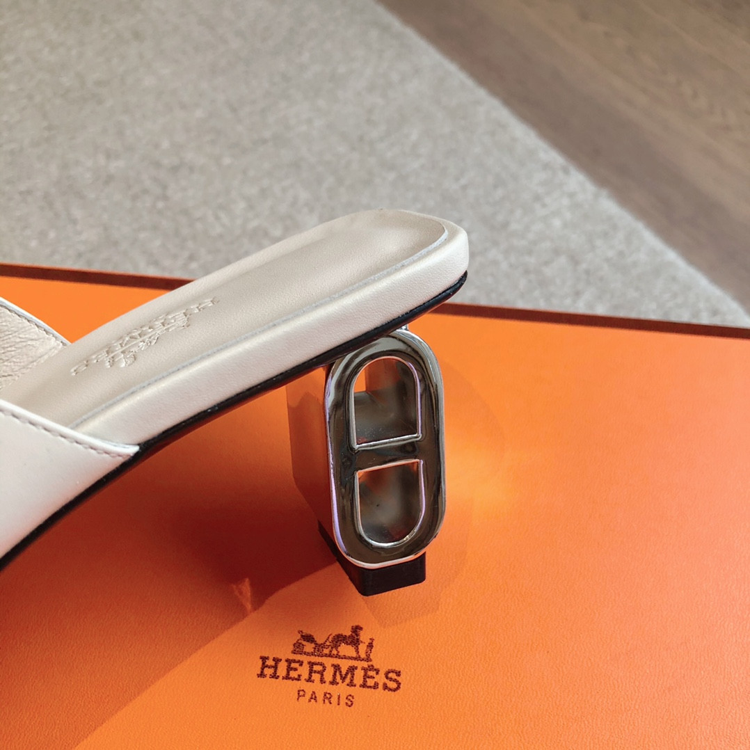 UA H**me5 Iconique 60 sandal