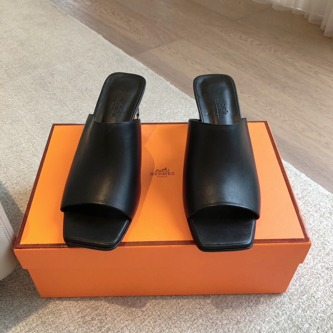 UA H**me5 Iconique 60 sandal