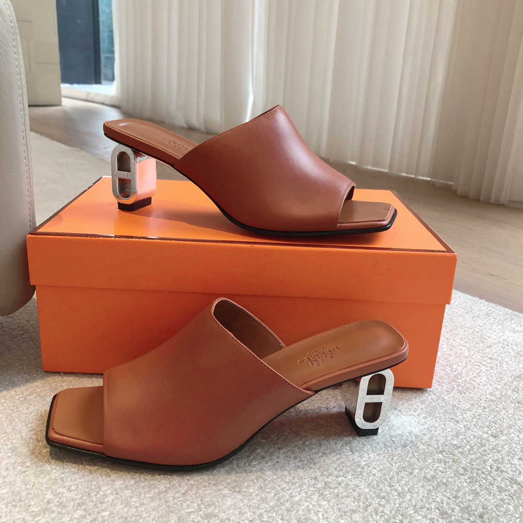 UA H**me5 Iconique 60 sandal