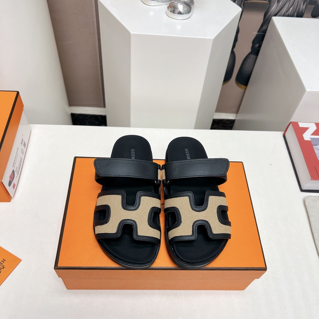 UA H**me5 Chypre sandal