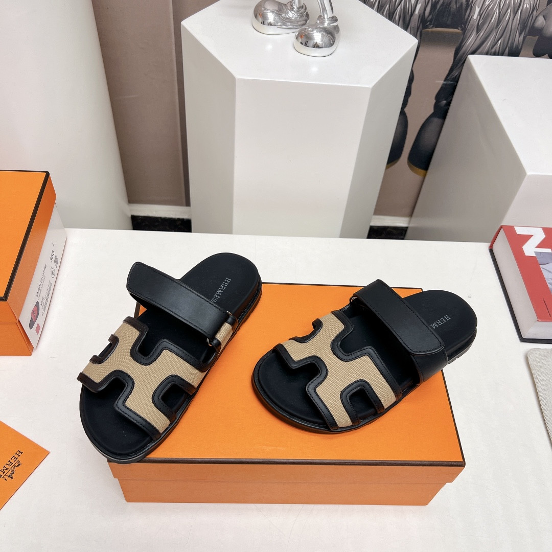 UA H**me5 Chypre sandal