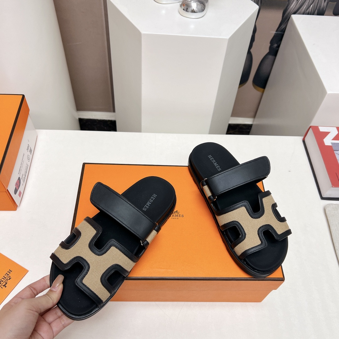 UA H**me5 Chypre sandal