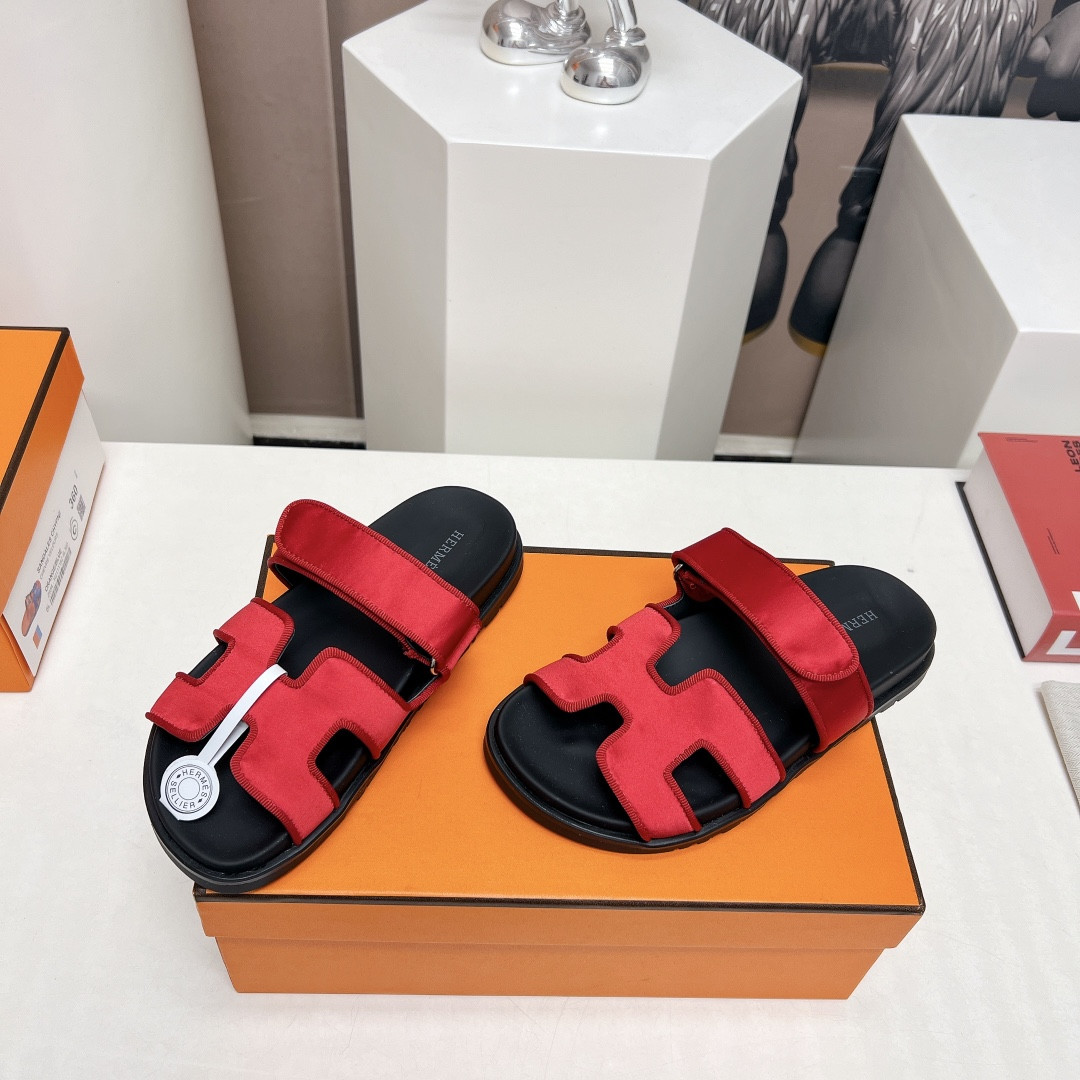 UA H**me5 Chypre sandal