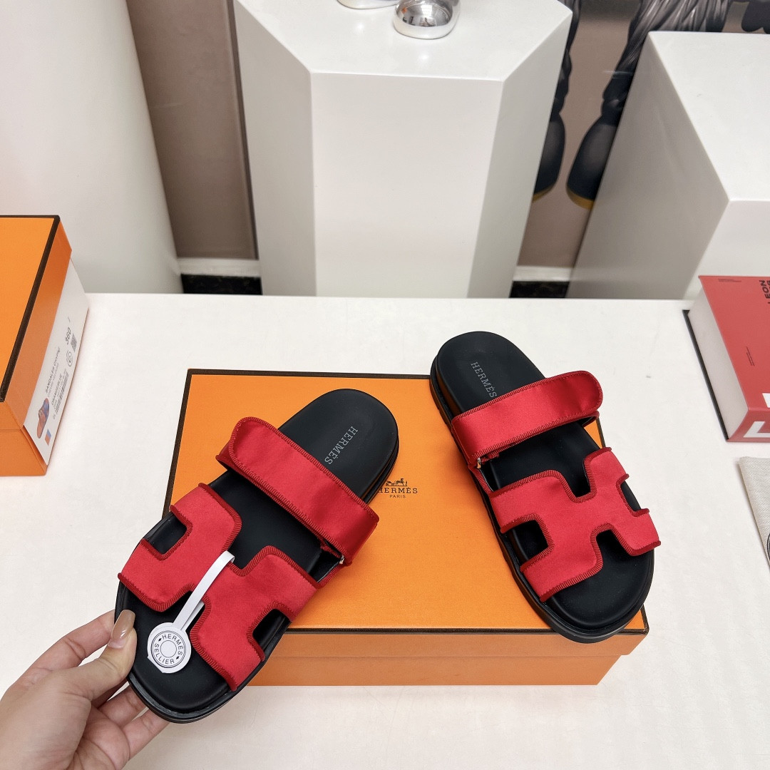 UA H**me5 Chypre sandal