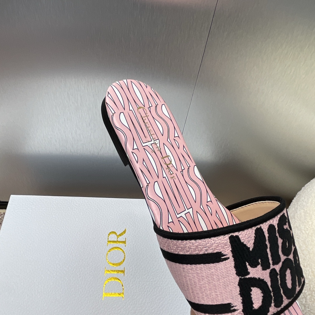 UA D10r Dway Slide