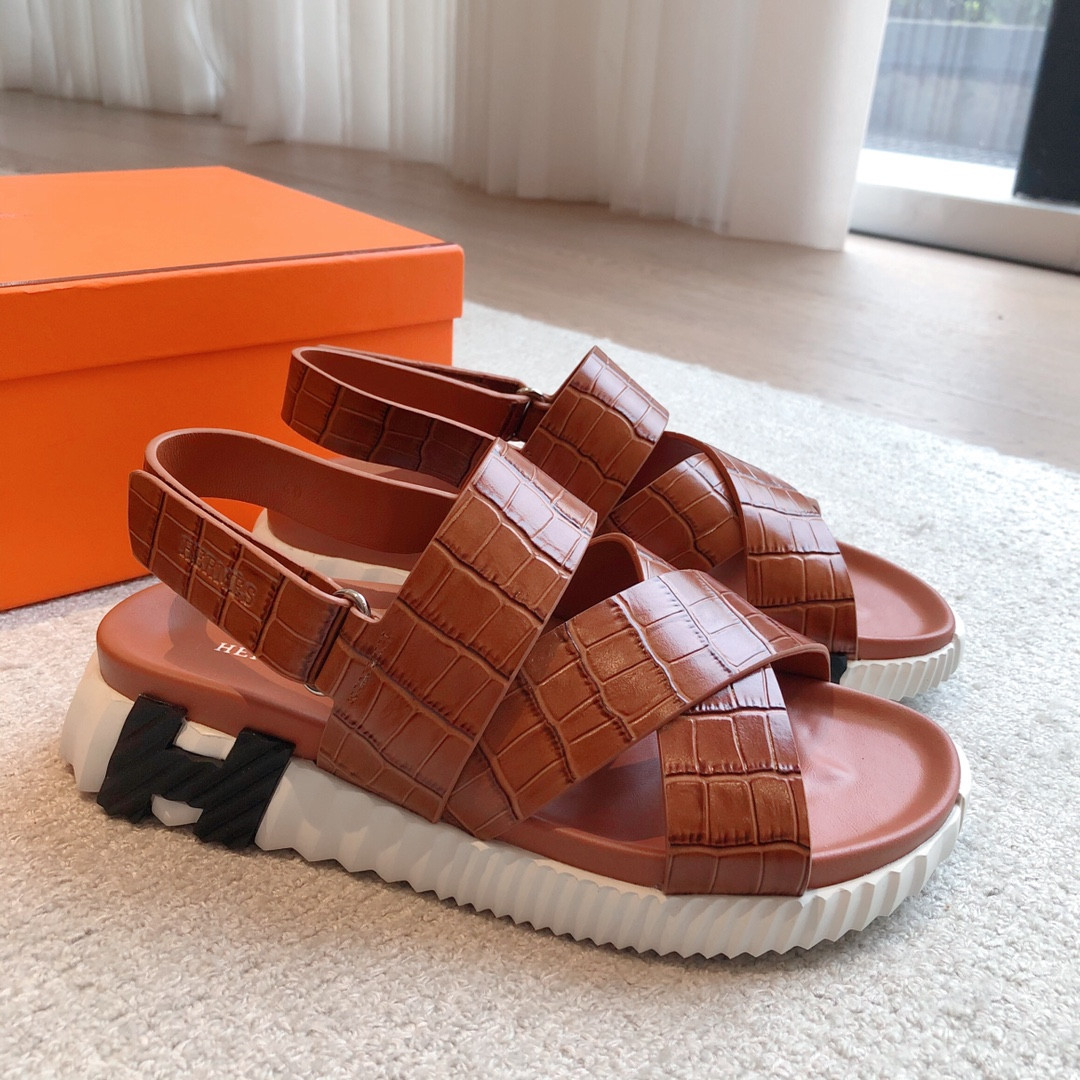 UA H**me5 Electric sandal