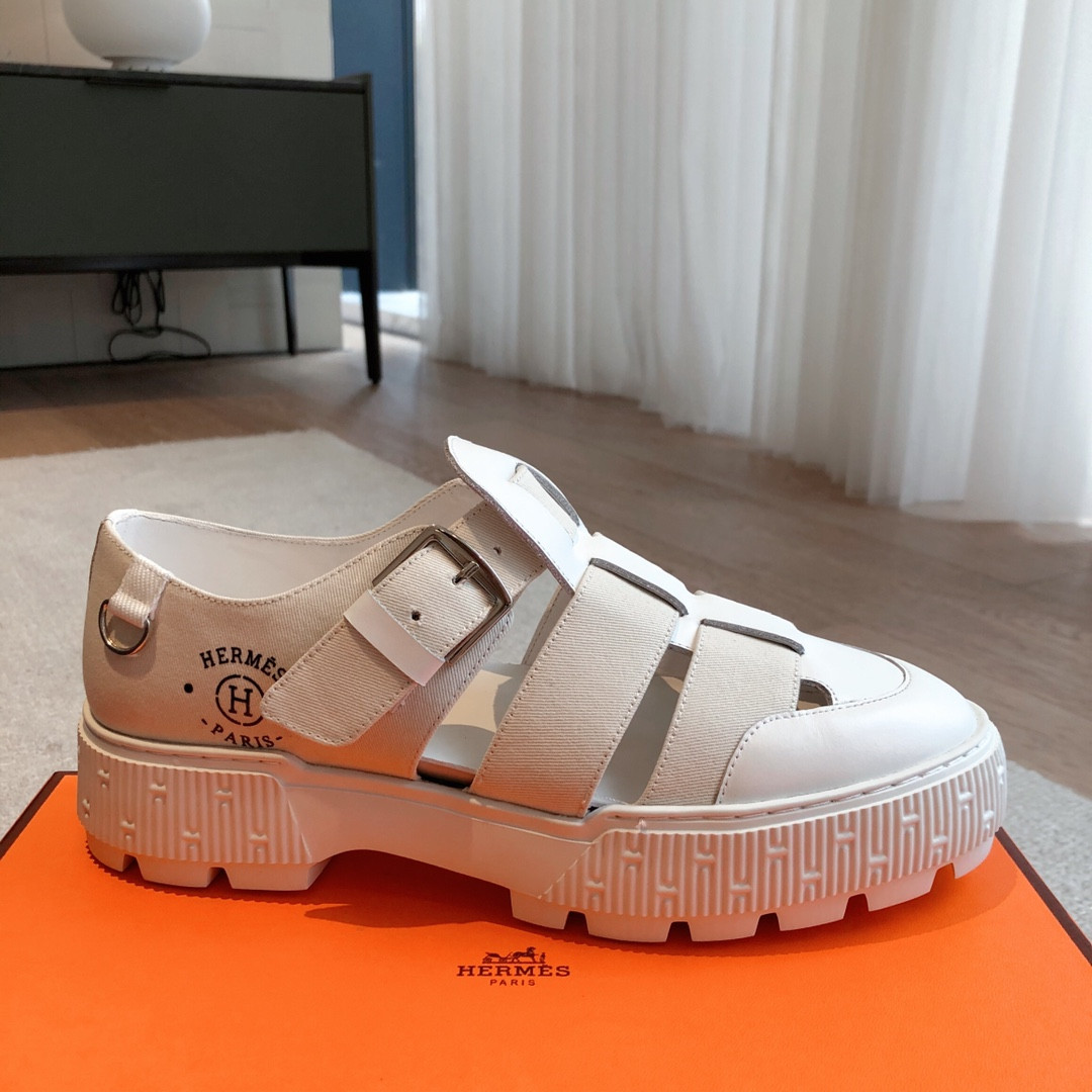 UA H**me5 Item sandal