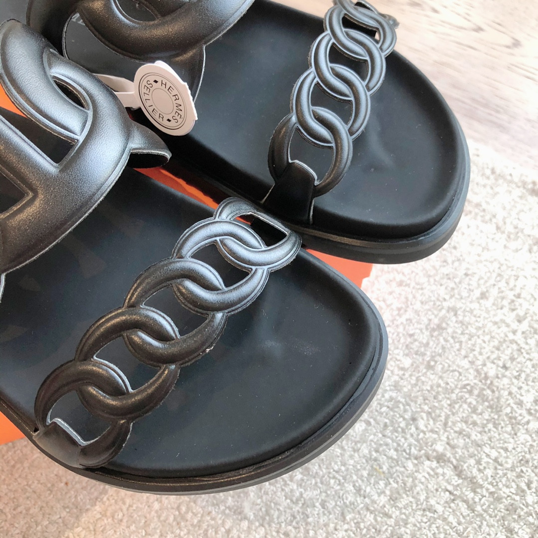 UA H**me5 Extra sandal