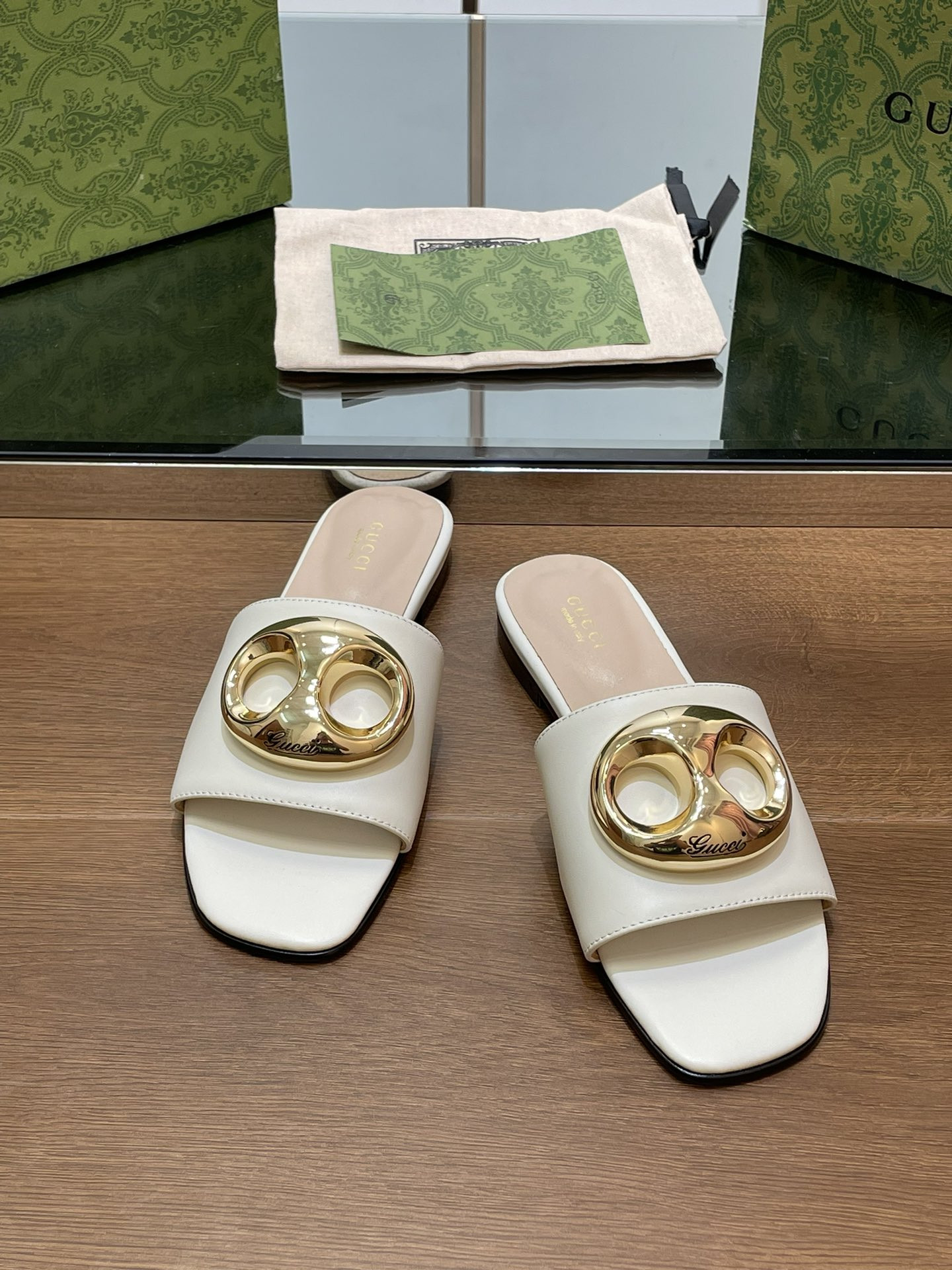 UA Gvc*1 MARINA CHAIN SLIDE