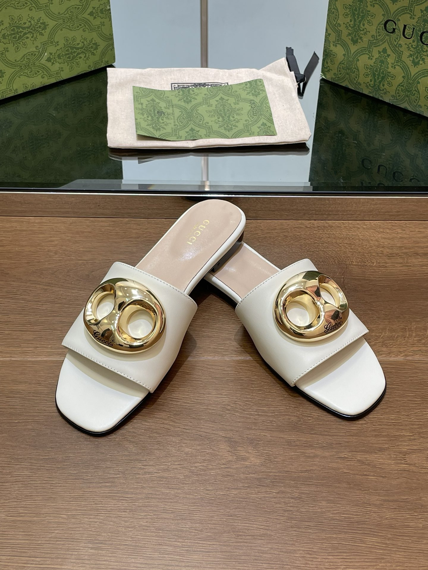 UA Gvc*1 MARINA CHAIN SLIDE