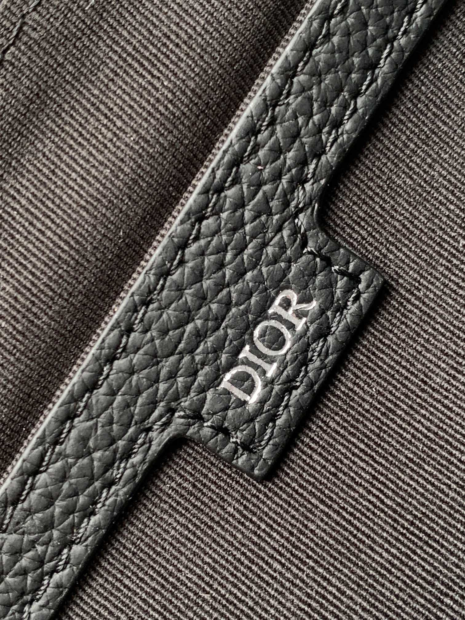 D10r Saddle Messenger Bag 24 x 16.5 x 5.5 cm