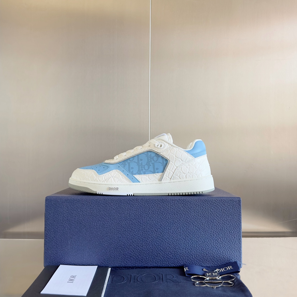 UA D10r B27 Sneaker