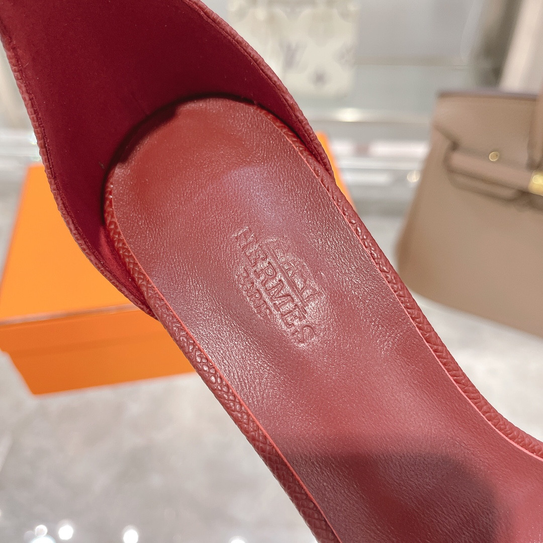 UA H**me5 Heeled Sandal