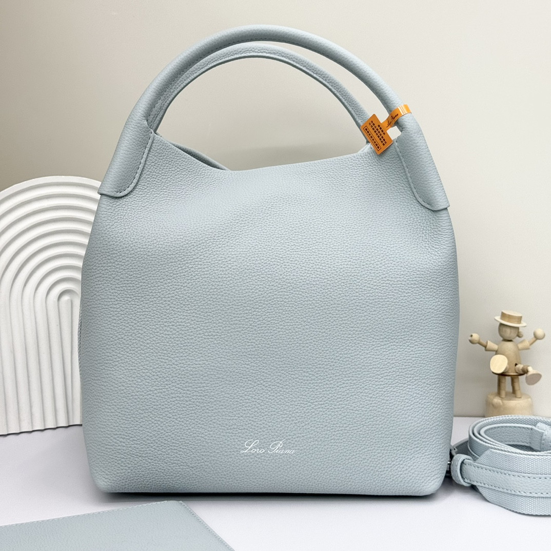 L0r0 P1ana Large Bale Bag Grained Calfskin 24 x 20 x 27 cm