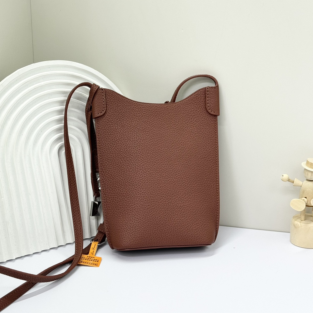 L0r0 P1ana Mini Bale Bag Calfskin 20x15x4cm
