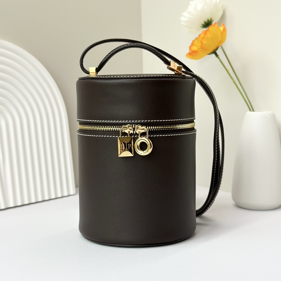L0r0 P1ana Extra Case Smooth Calfskin 12 x16 x12cm