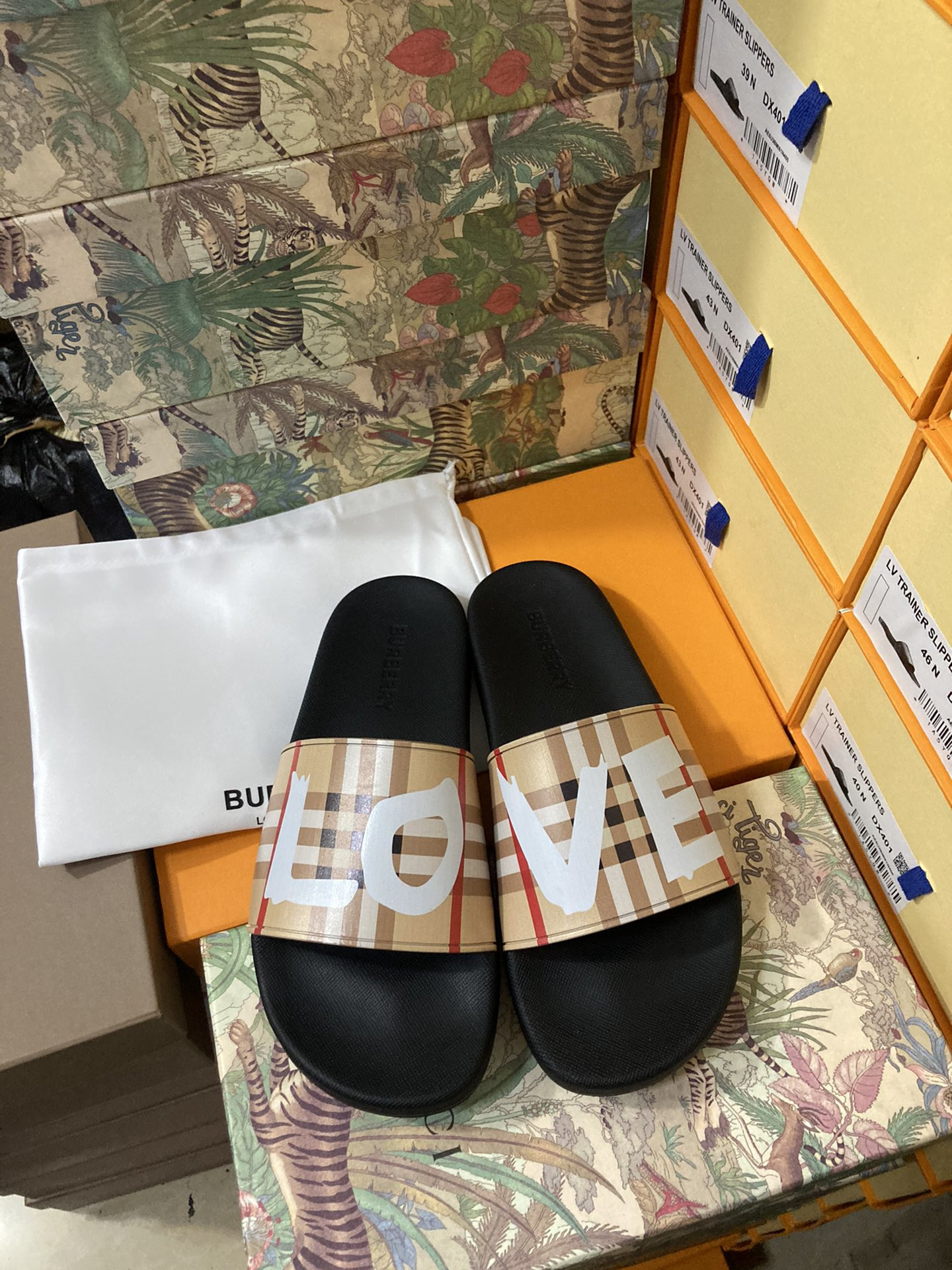 Bv*b*rry Check Slides