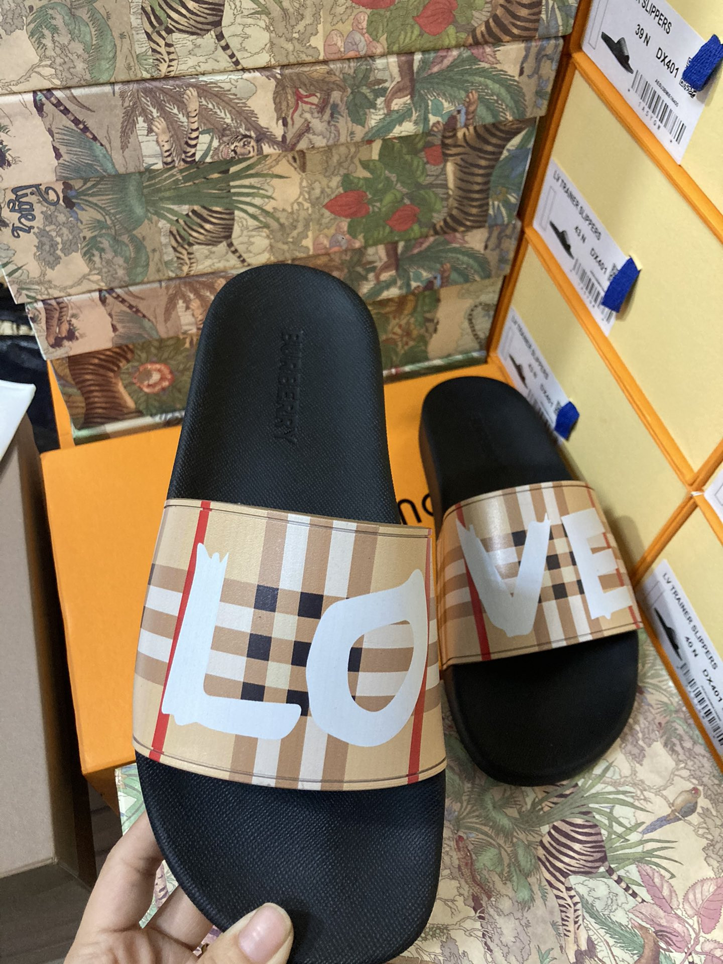 Bv*b*rry Check Slides