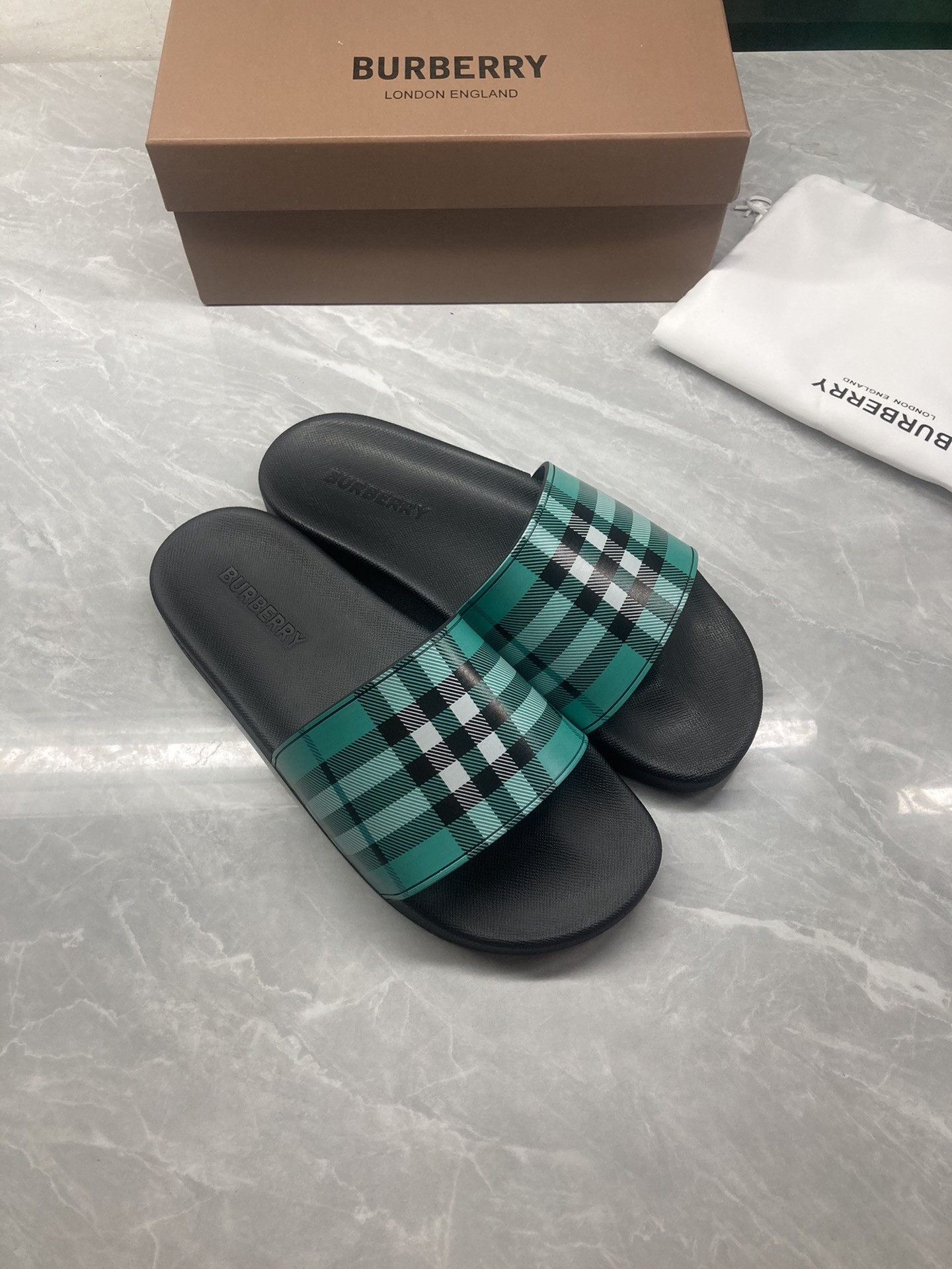 Bv*b*rry Check Slides