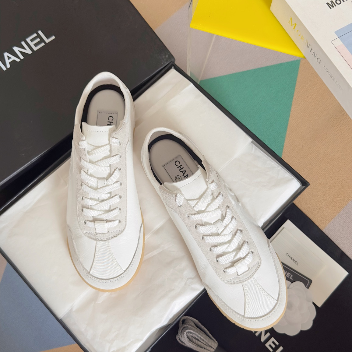 UA Ch**el SNEAKER