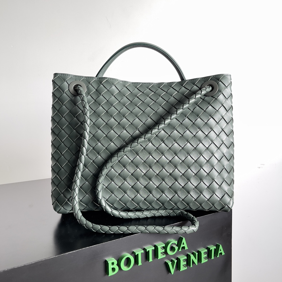 B0tt*ga Ven*ta Medium Andiamo 32x25x11CM