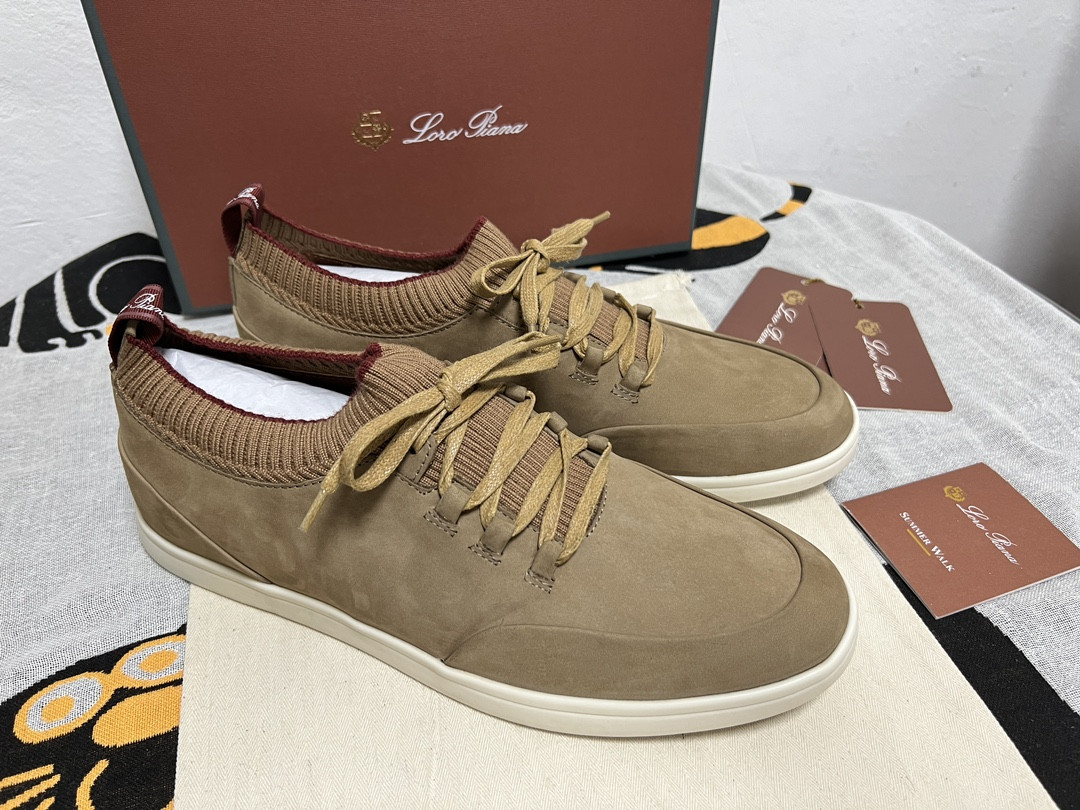 UA L0r0 P1ana Soho Walk Sneaker
