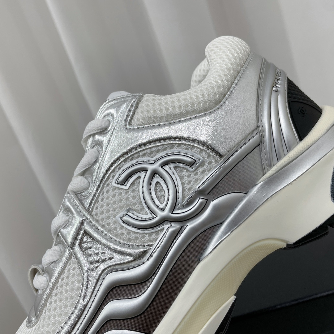 UA Ch**el SNEAKER