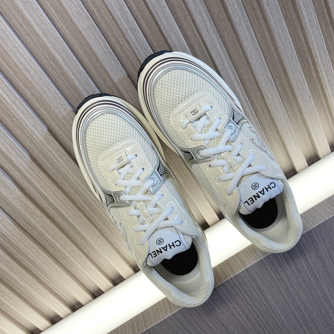 UA Ch**el SNEAKER