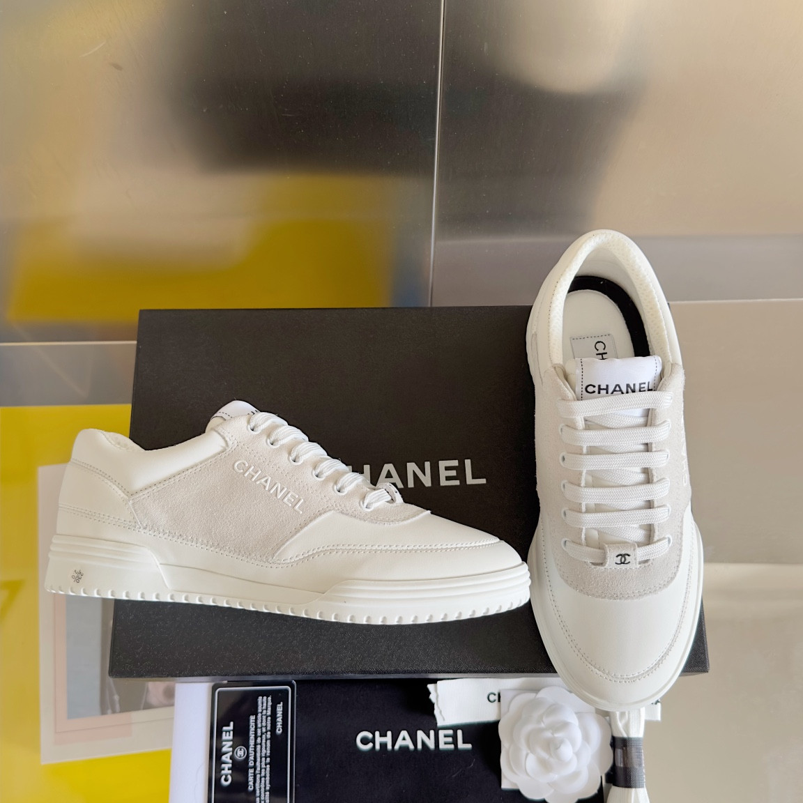 ua Ch**el sneaker