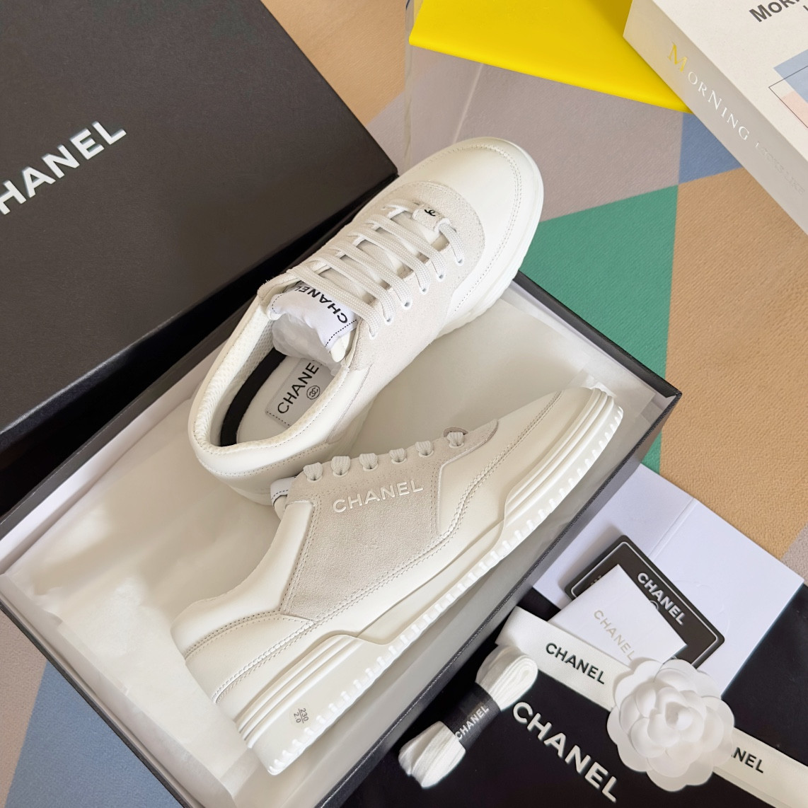 ua Ch**el sneaker