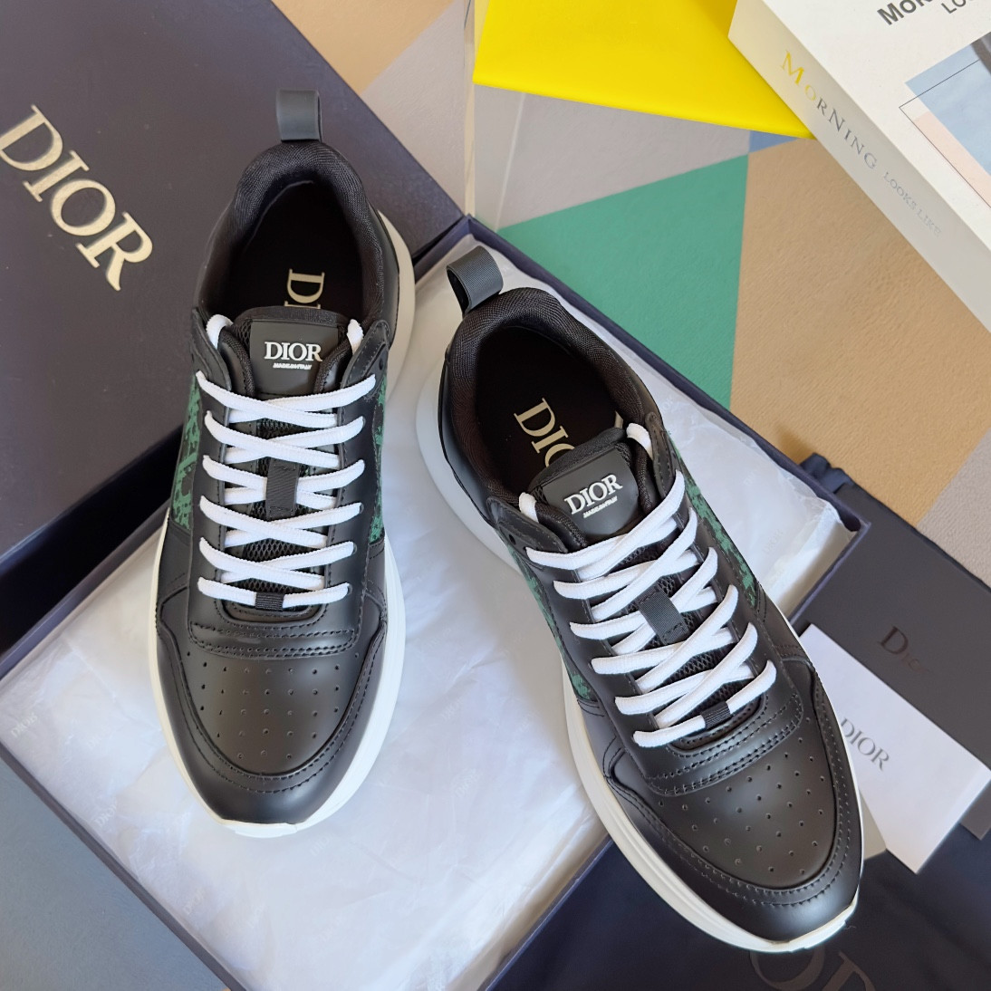 UA D10r B25 Runner Sneaker