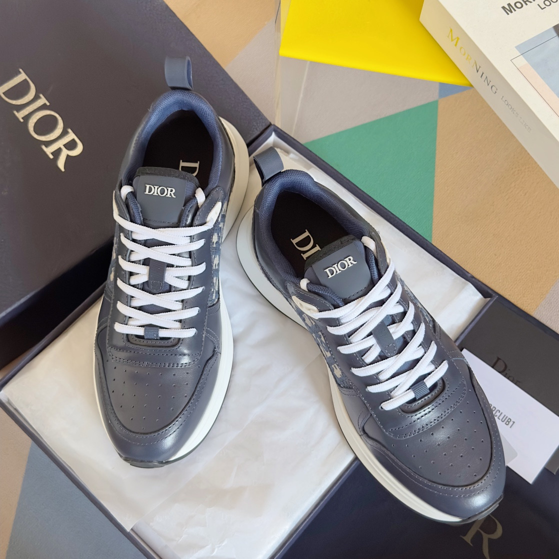 UA D10r B25 Runner Sneaker
