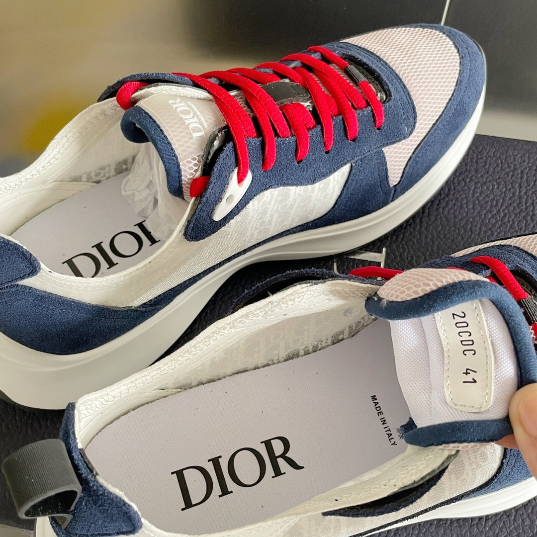 UA D10r B25 Runner Sneaker