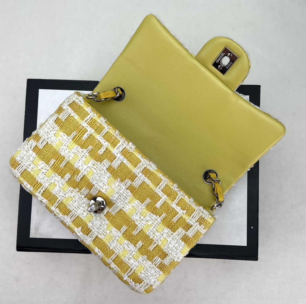 Ch**el Classic Flap Bag 20cm