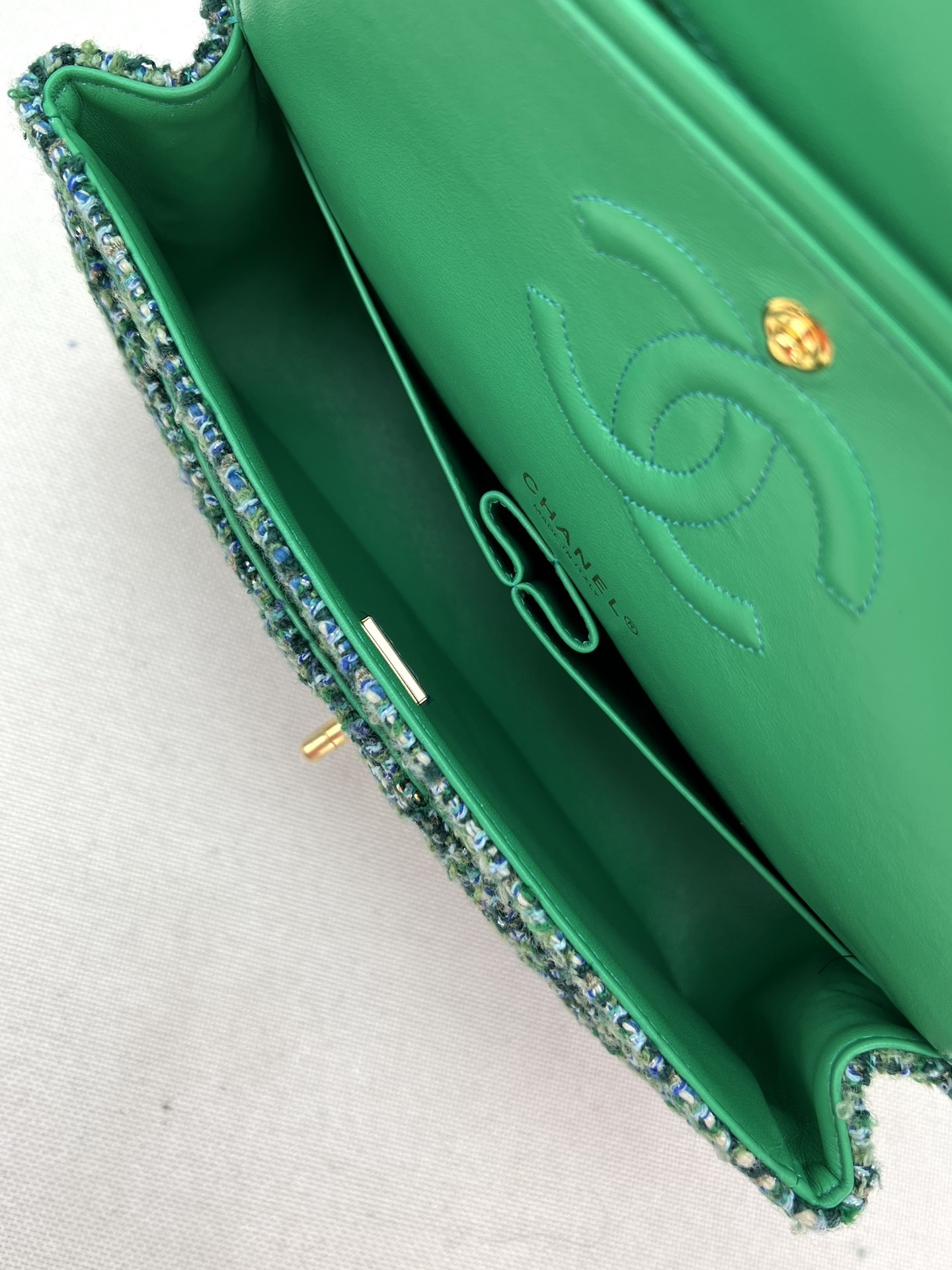 Ch**el Classic Flap Bag 25cm