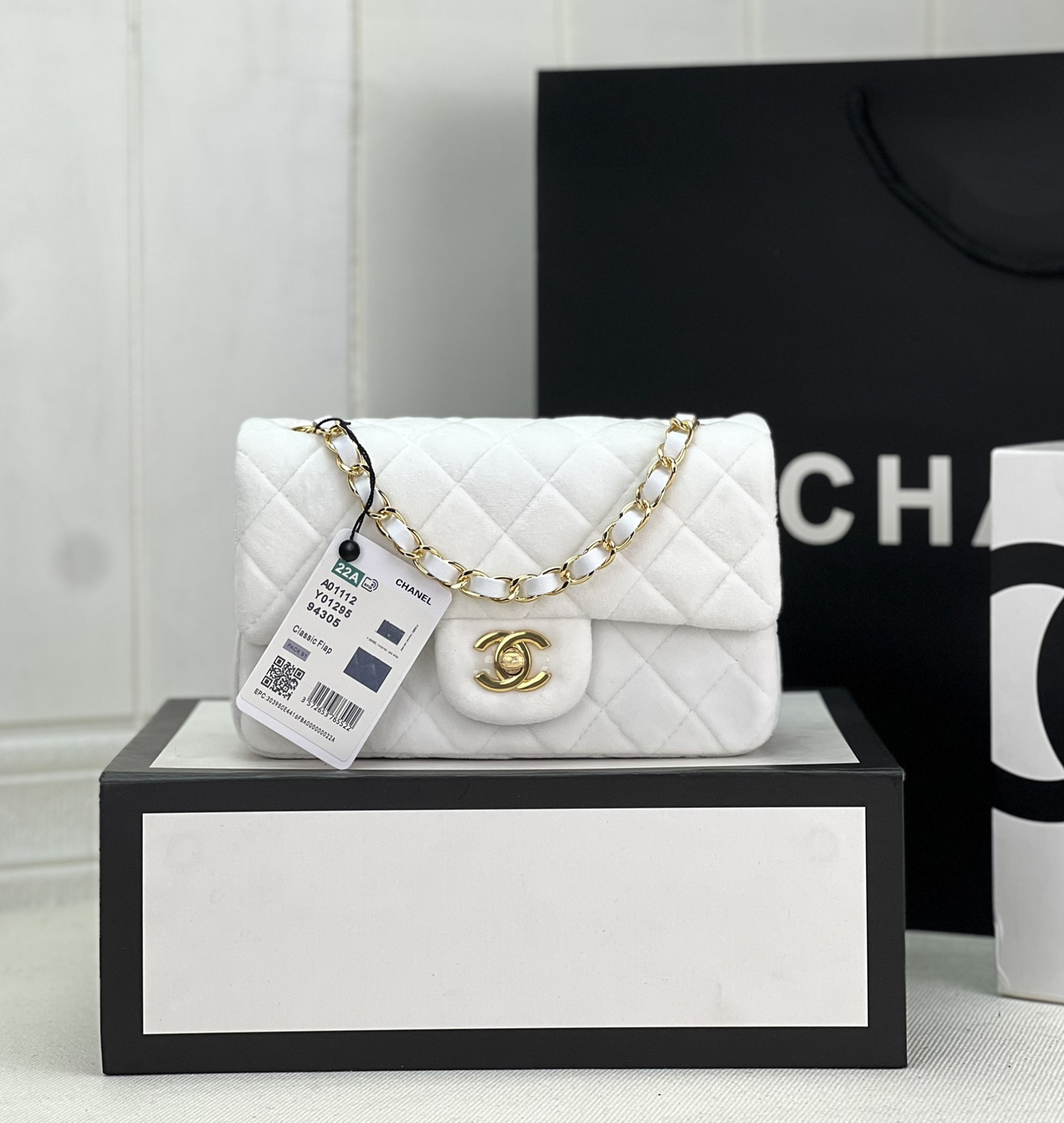 Ch**el Classic Flap Bag 20cm