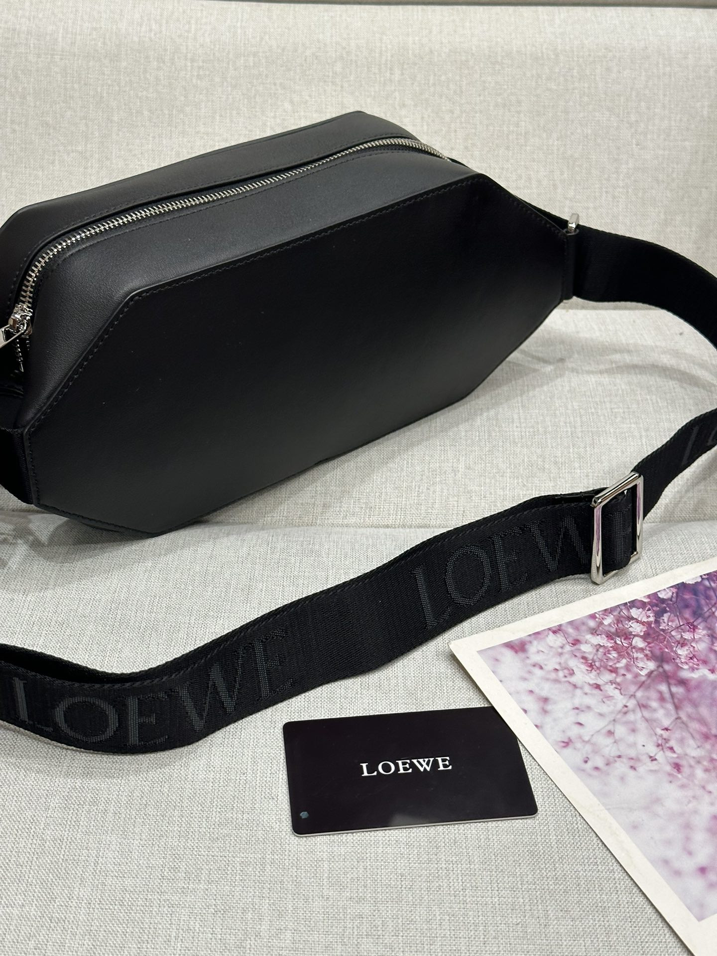 L0ew* Convertible sling in classic calfskin 32.5x9x12.3cm
