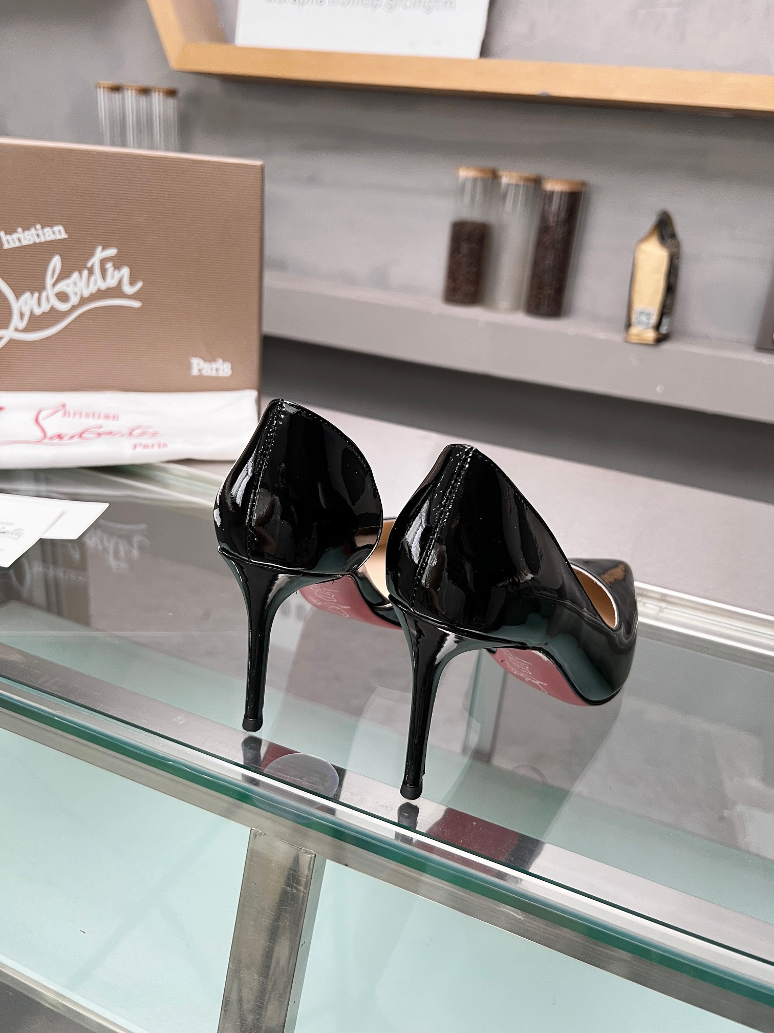 ua chr1st1an louboutin cl red-botT0m shoes