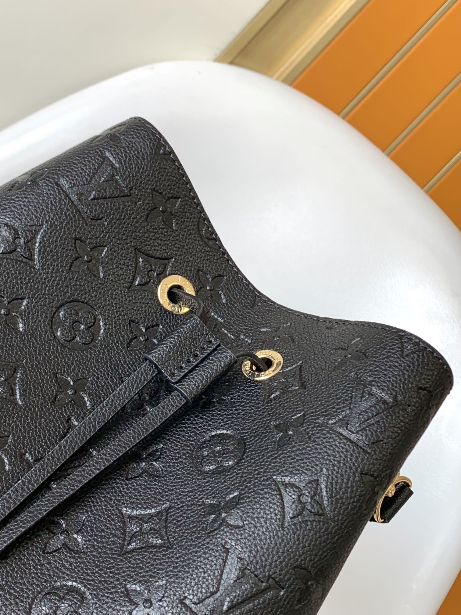 LV  NéoNoé MM  M45306  25.9 x 25.9 x 17.5CM