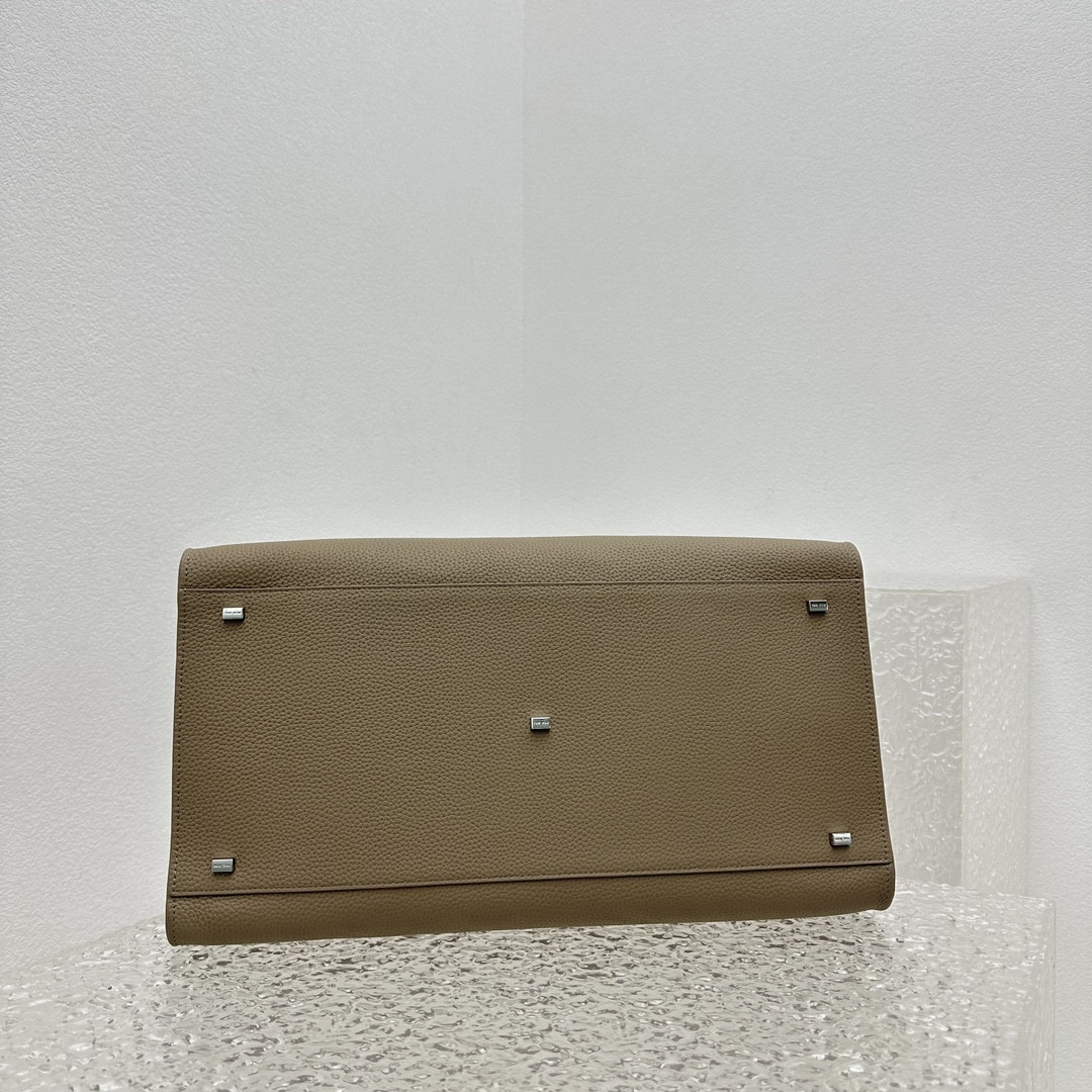 The R0w MARGAUX 15 38.5x16x30cm